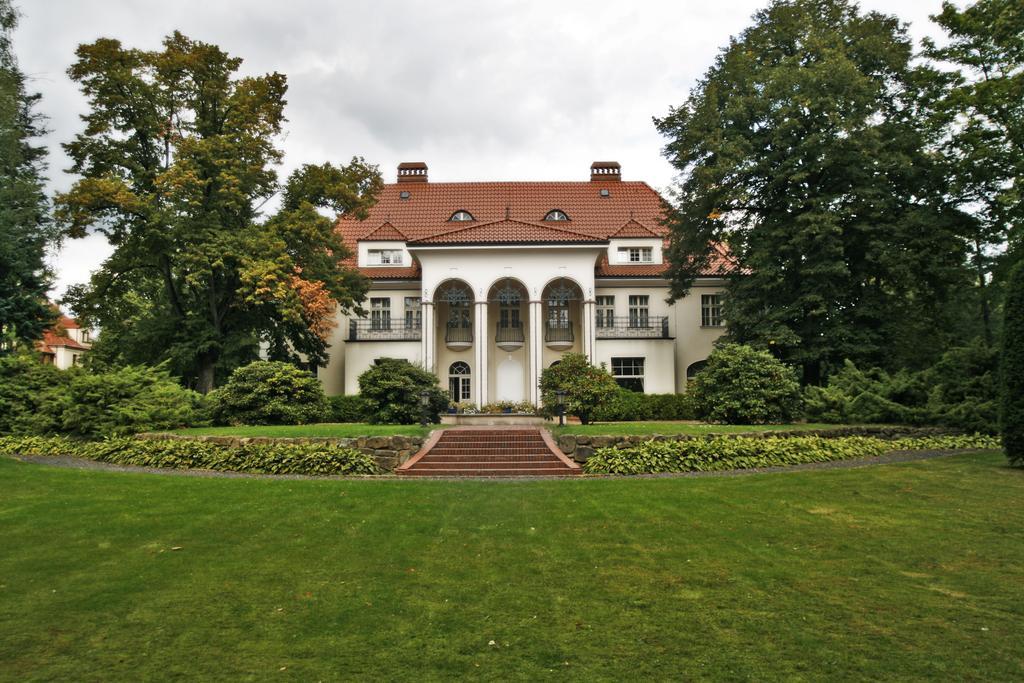 Rezydencja Willa Park & Restauracja Легница Екстериор снимка