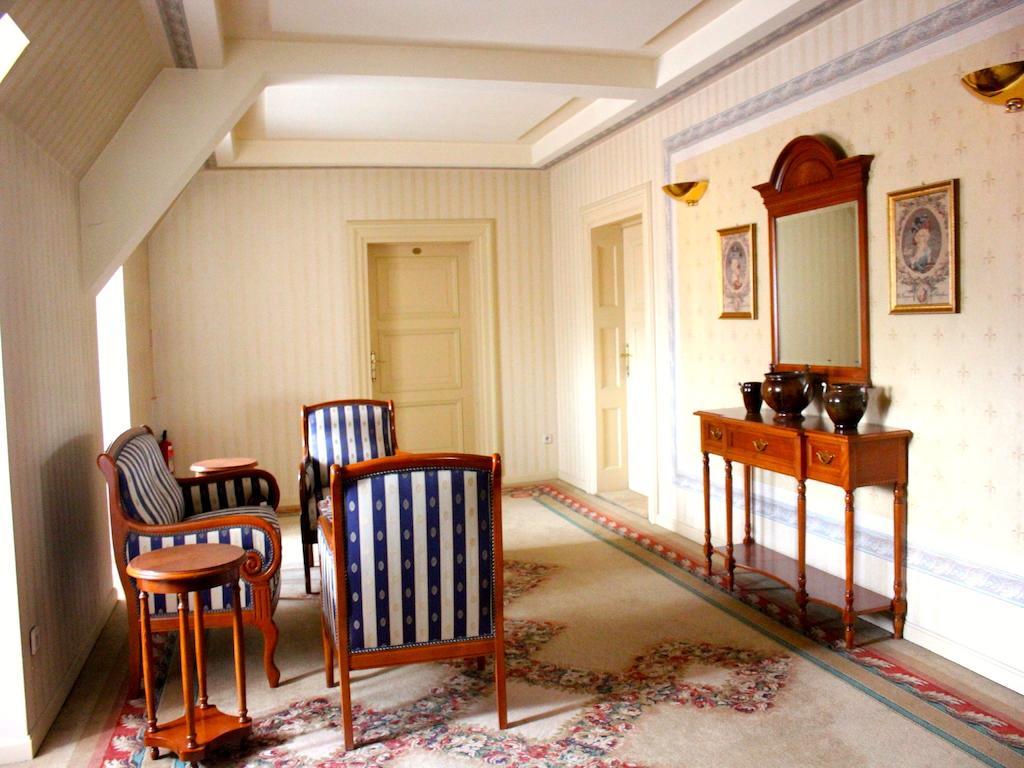 Rezydencja Willa Park & Restauracja Легница Екстериор снимка